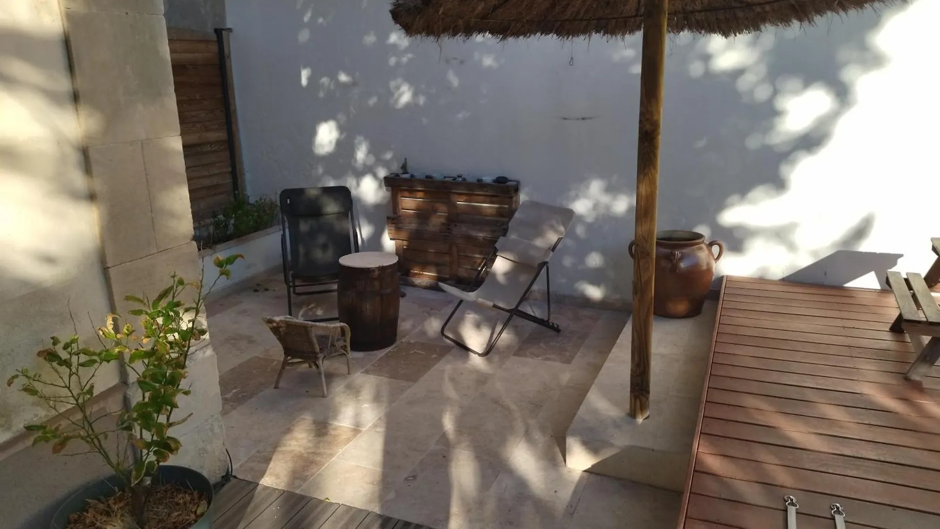 Studio Independant Dans Charmante Bastide Mallemort Homestay